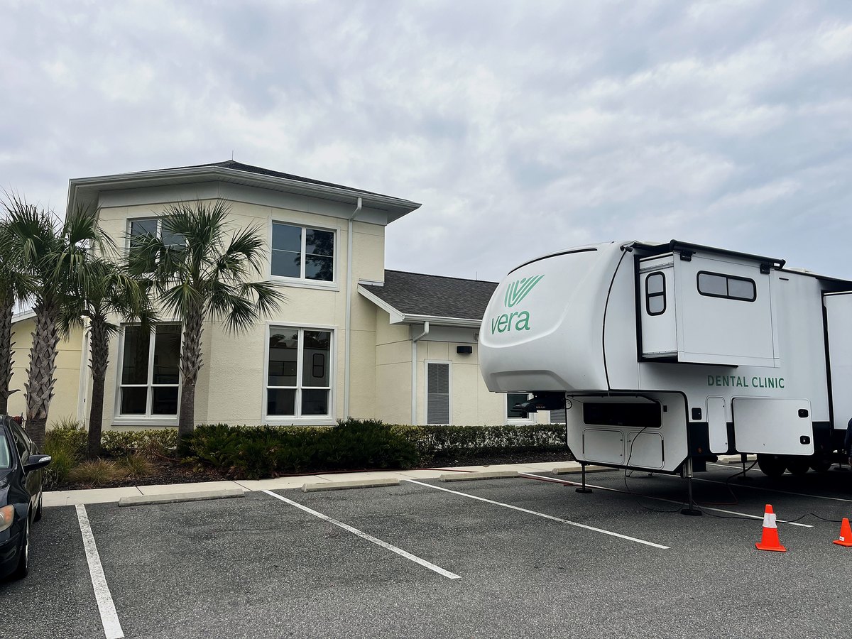 Vera Dental Profiling Camps unit parked at a senior community
